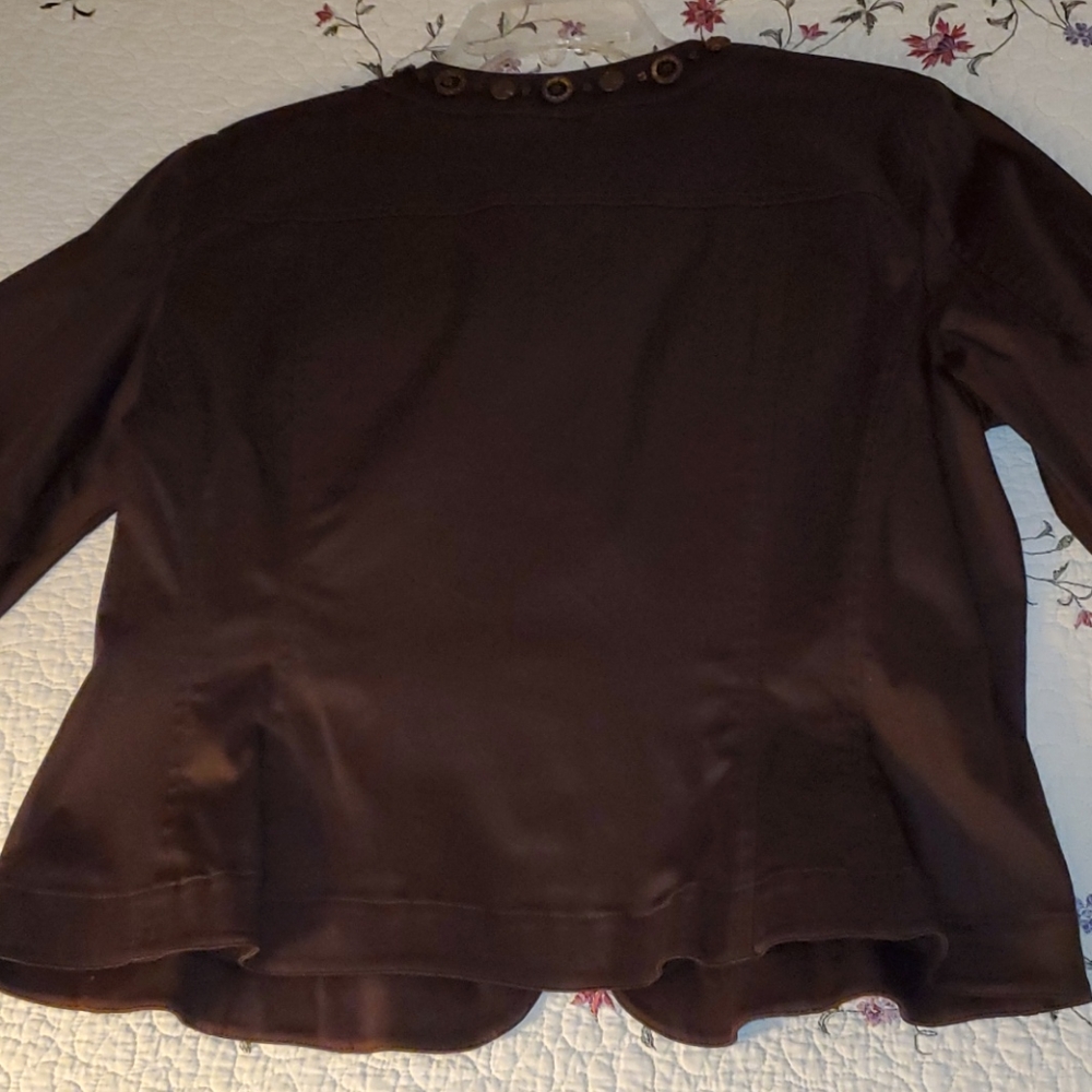 New Jacket - Picture 4 of 6